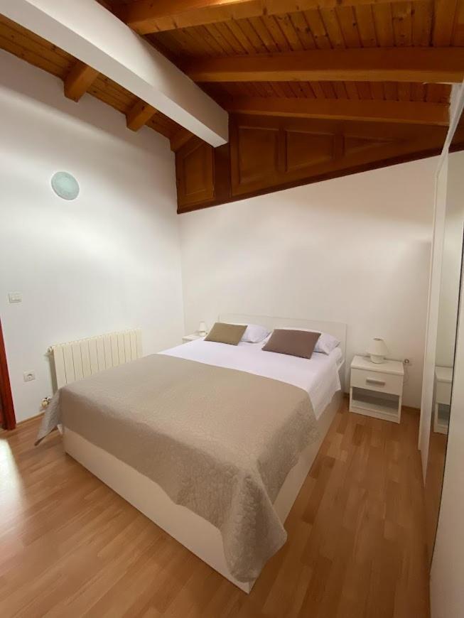 Apartman I&I Peroj Kültér fotó